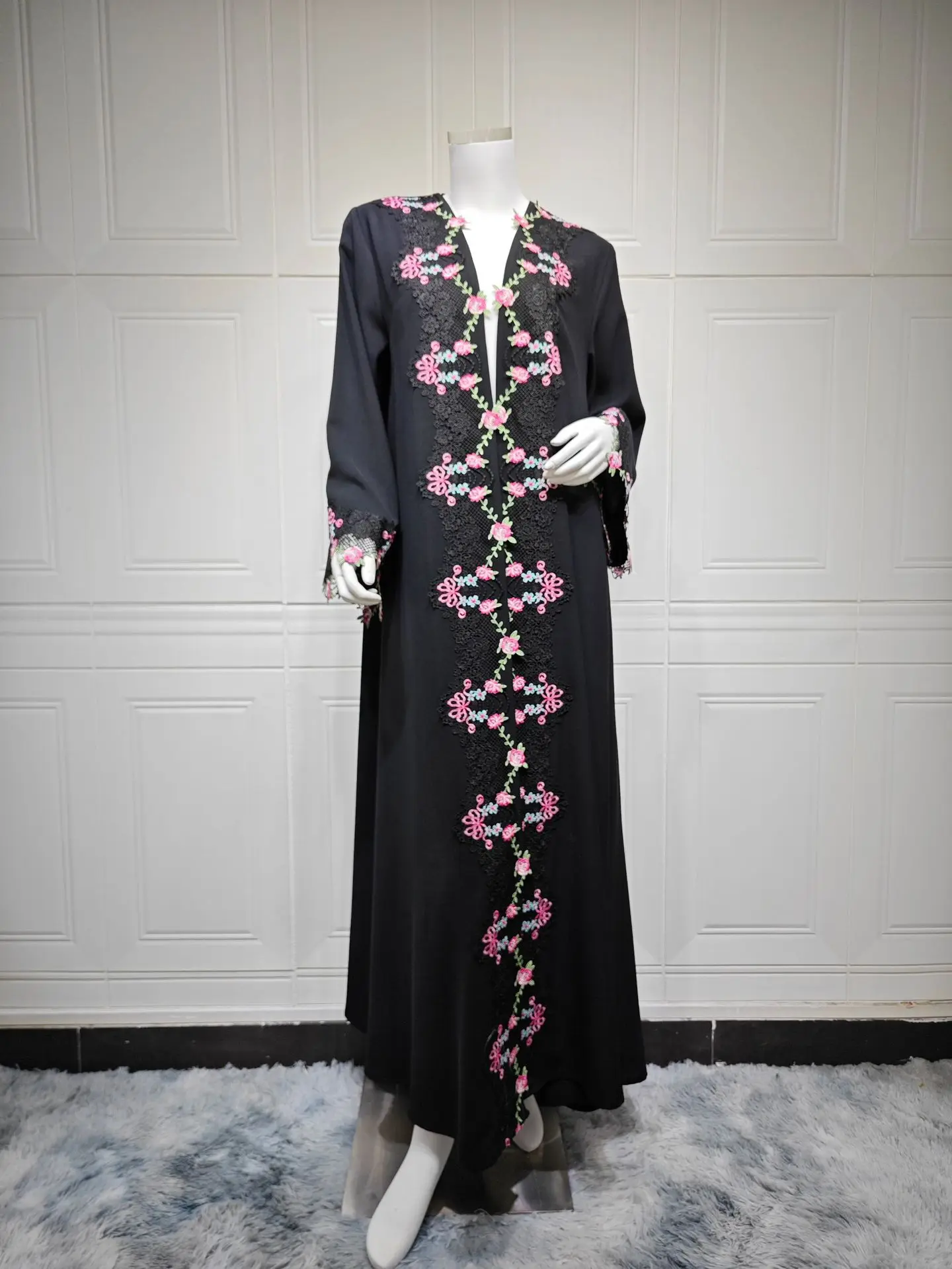 Embroidery Kebaya - Kimono brodé noir, Jalabiya, Abaya, Kaftan