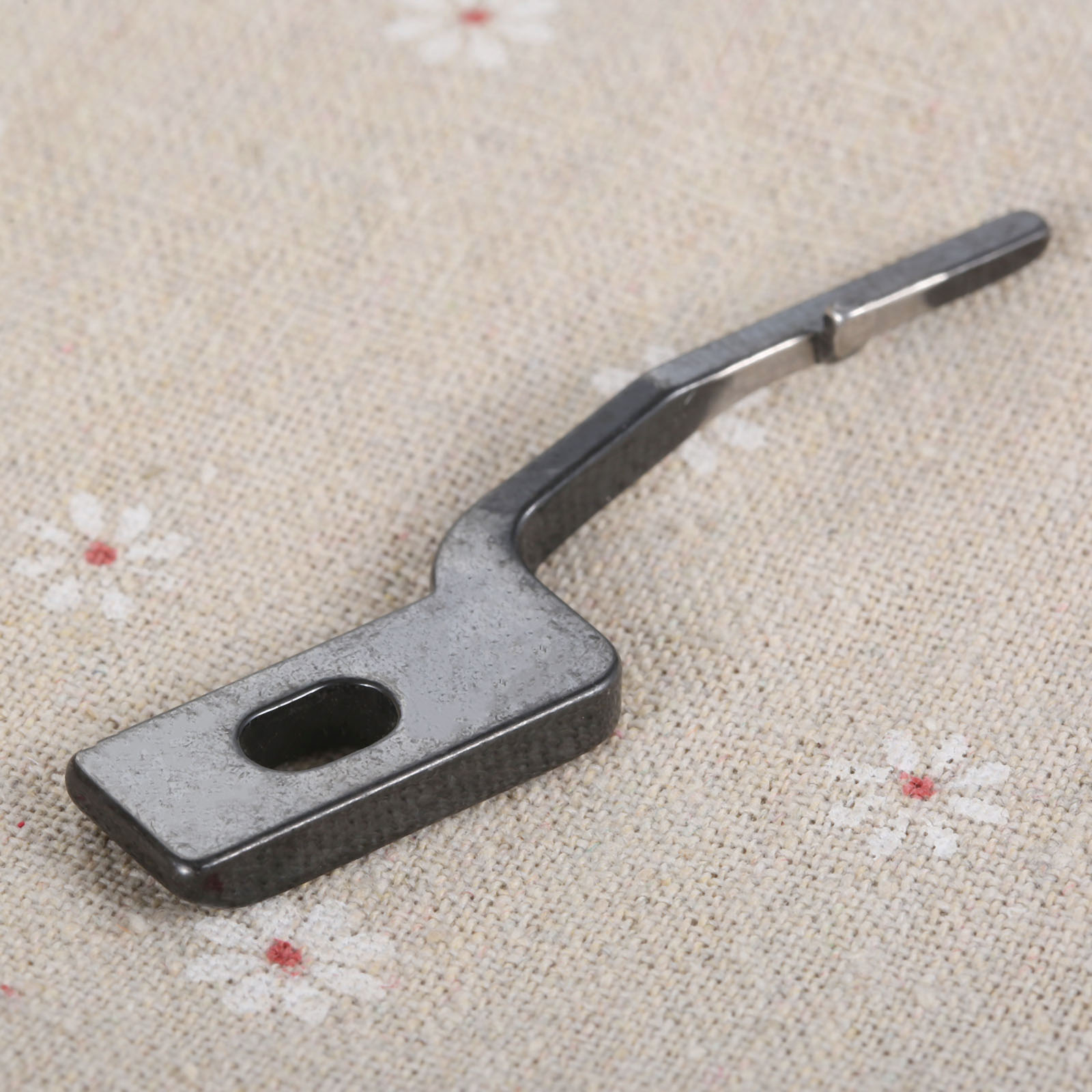 Embroidery Converter - Crochet de couture en métal pour