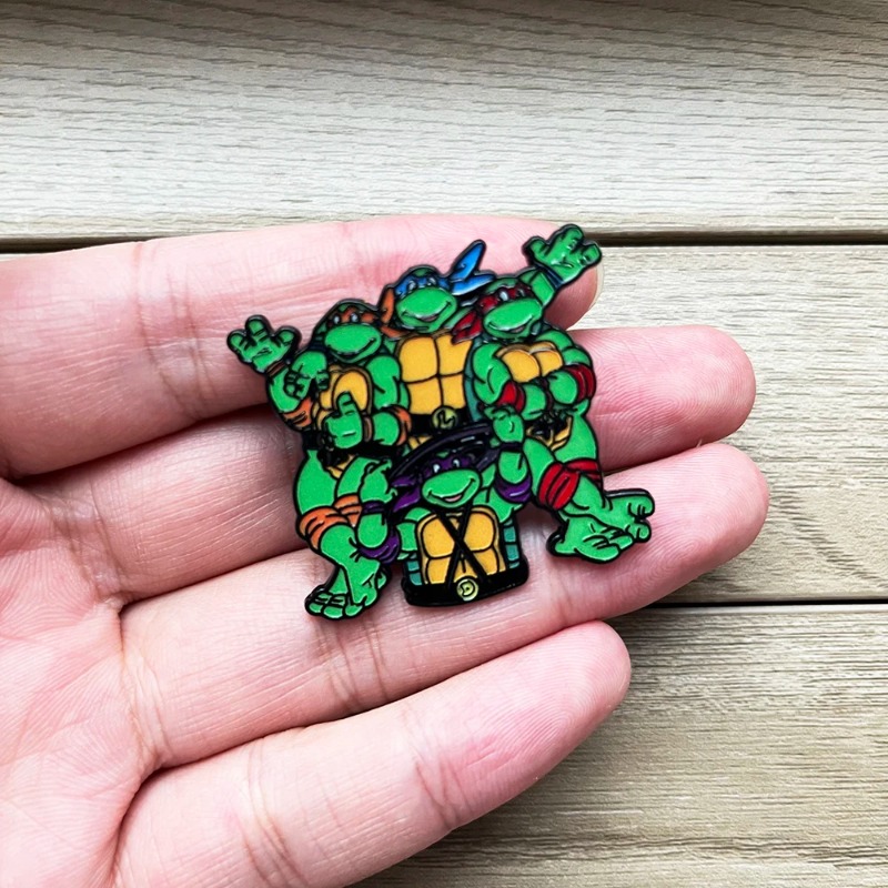 Broche en émail métallique des - Embroidery Fish avis et prix