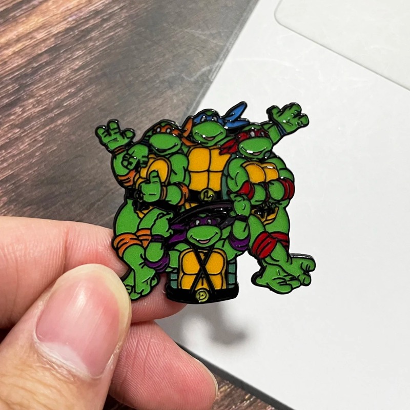 Broche en émail métallique des - Embroidery Fish avis et prix