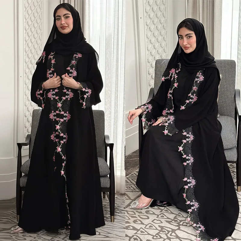 Kimono brodé noir, Jalabiya, A - Embroidery Kebaya avis et prix