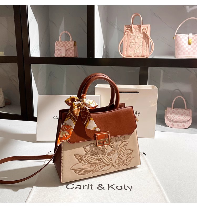 Sac à main brodé floral chinoi - Embroidery Texture avis et prix