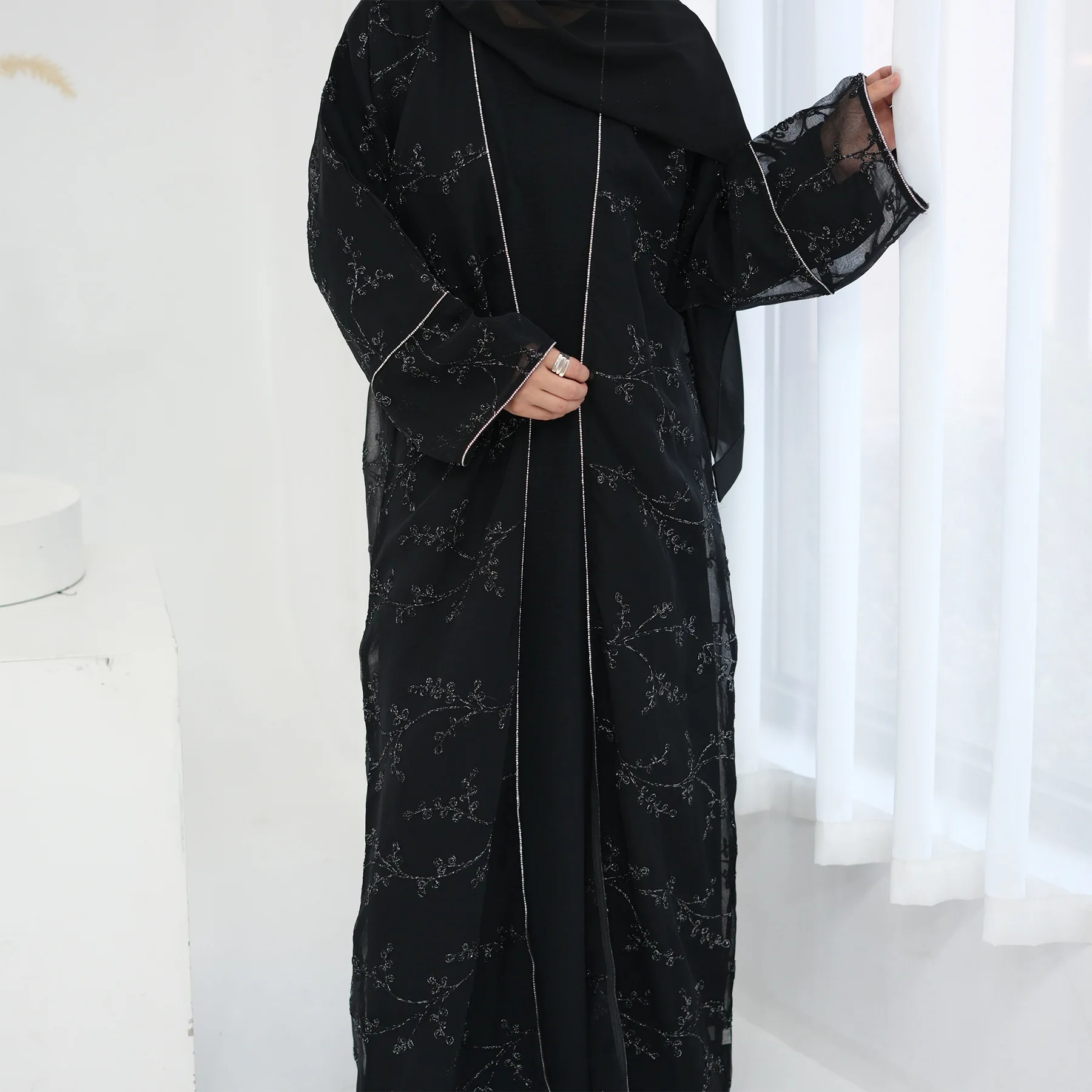 Robe Kimono Brodé pour Femme,  - Embroidery Kebaya avis et prix